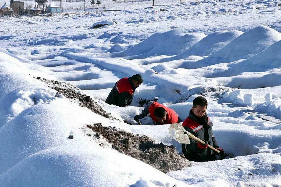O kentte yüzlerce boş mezar görenleri hayrete düşürdü! Meğer nedeni çok başkaymış 10